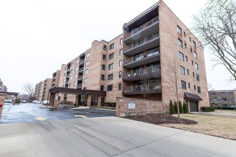 Photo of 905 Center Street #208, Des Plaines, IL 60016 (MLS # 12509821)
