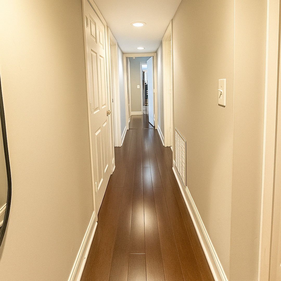 905 Center Street 208