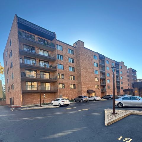 Photo of 905 Center Street #208, Des Plaines, IL 60016 (MLS # 12509821)
