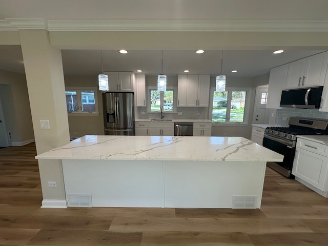 100 W Berkshire Lane