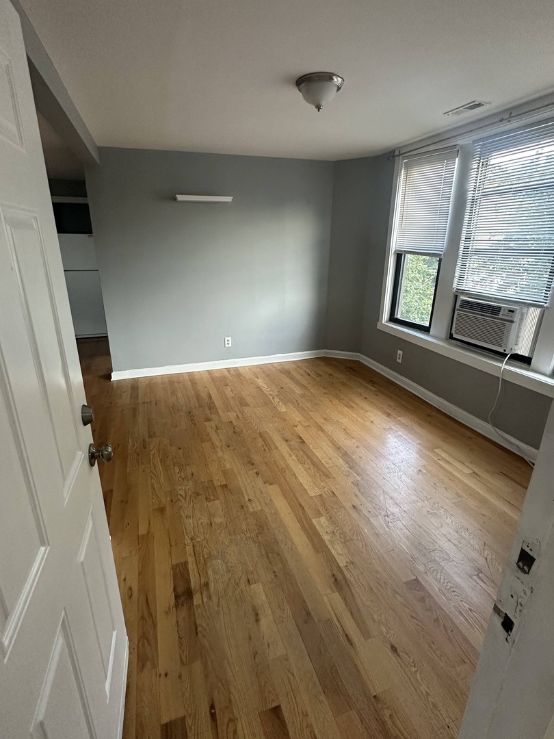 2606 W Le Moyne Street 3