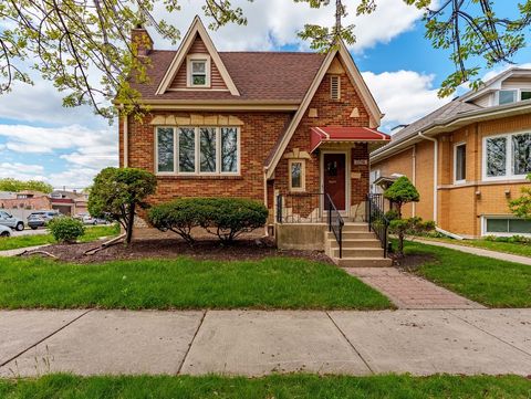 Photo of 2246 Clinton Avenue, Berwyn, IL 60402 (MLS # 12641361)