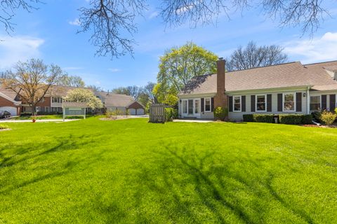 Tiny photo for 75 Country Club Drive, Prospect Heights, IL 60070 (MLS # 12599023)