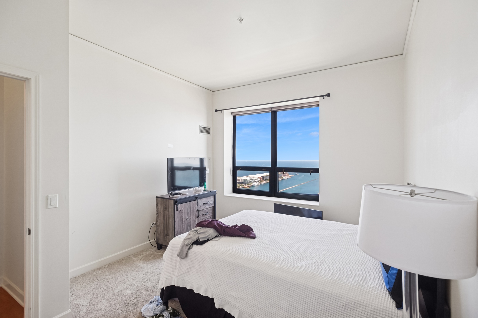 Chicago, Illinois 60601, United States, 3 Bedrooms Bedrooms, ,3 BathroomsBathrooms,Residential,Active,149934