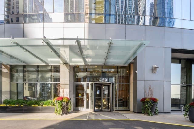 450 E Waterside Drive 2902