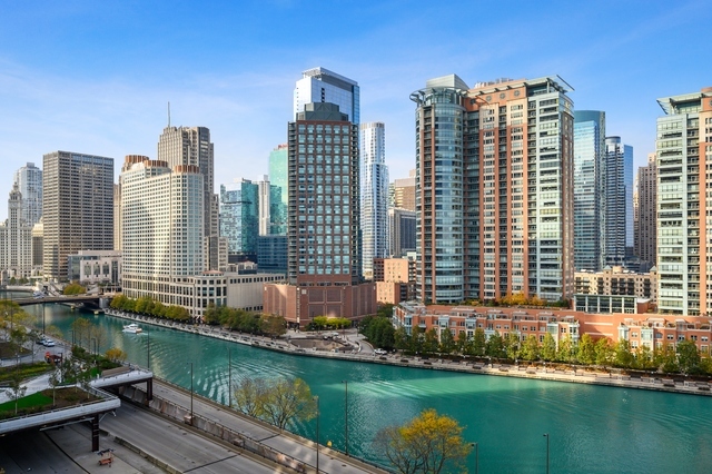 450 E Waterside Drive 2902
