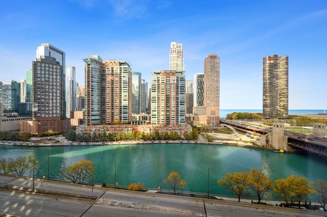 450 E Waterside Drive 2902