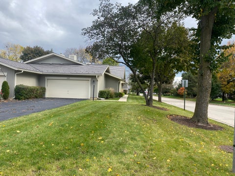 Photo of 1427 James Court, Libertyville, IL 60048 (MLS # 12786920)
