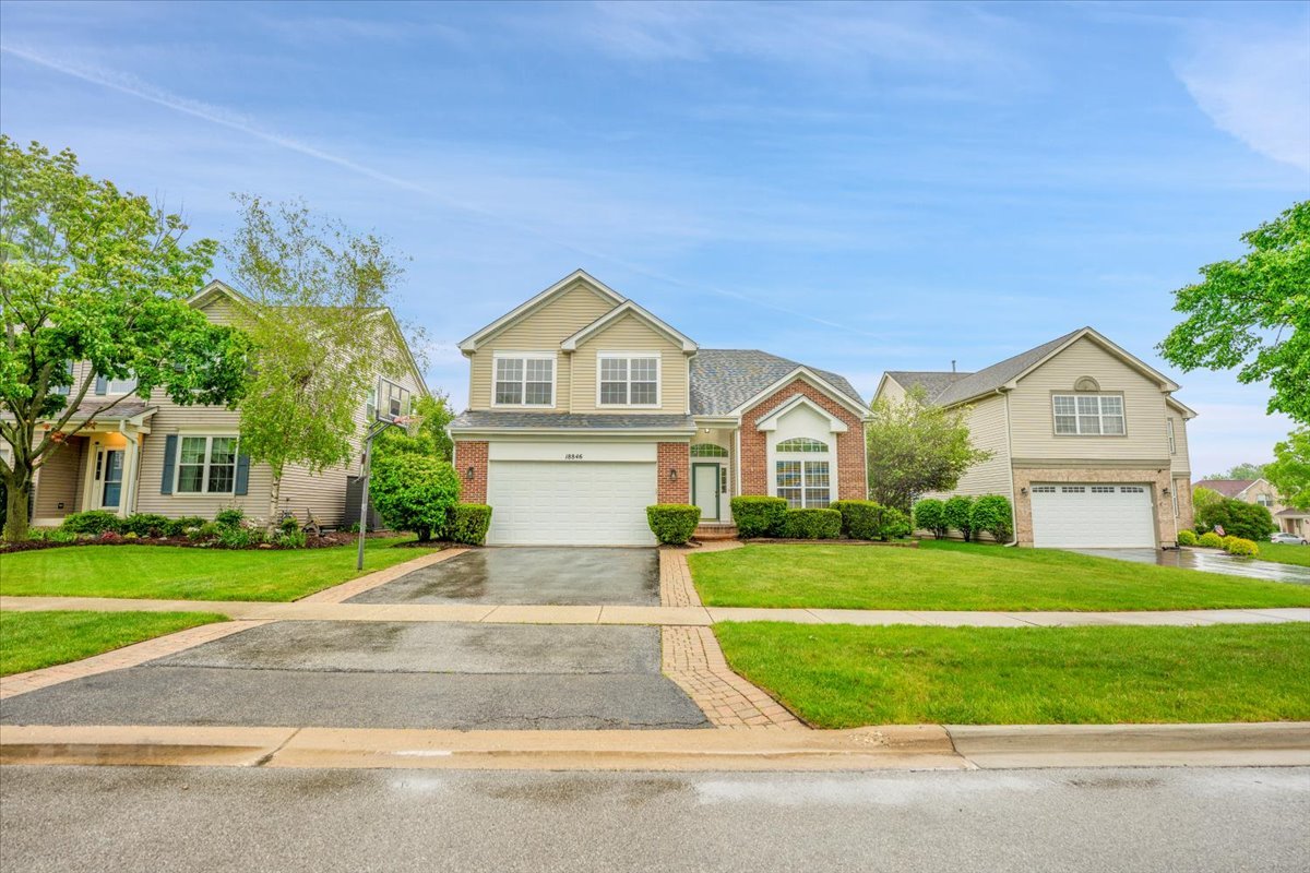 18846 W Wooddale Trail