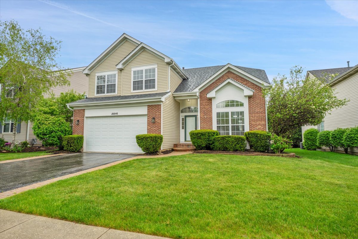 18846 W Wooddale Trail