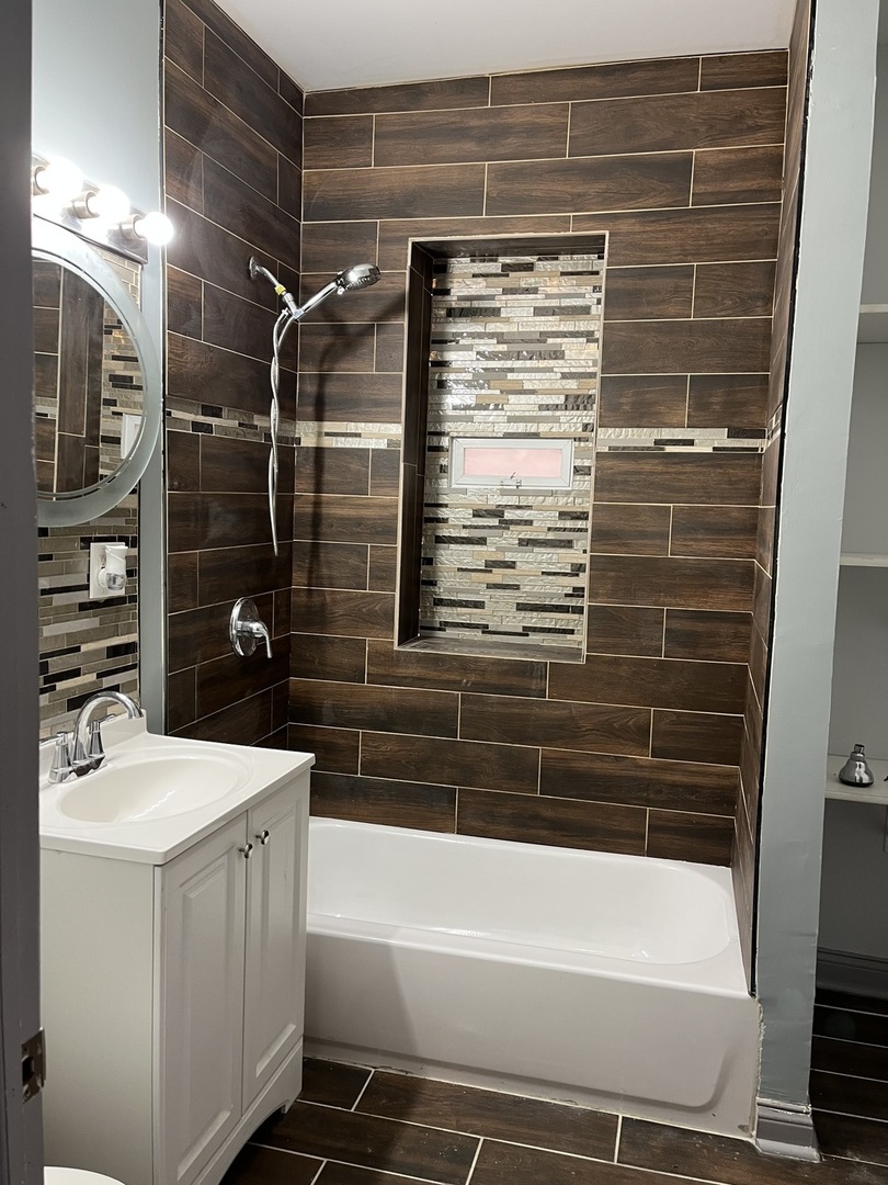 4732 W Congress Parkway