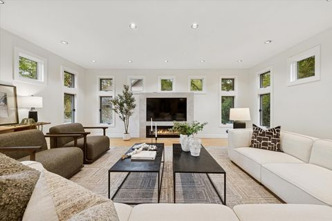 Tiny photo for 11225 Arrowhead Trail, Indian Head Park, IL 60525 (MLS # 12495629)