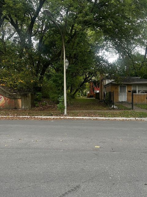 5831 S Carpenter Street Chicago IL 60621