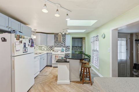 Tiny photo for 515 Oak Street, Elgin, IL 60123 (MLS # 12635237)