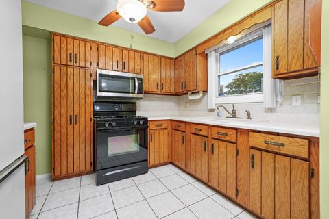 Tiny photo for 7721 Normandy Avenue, Burbank, IL 60459 (MLS # 12479620)