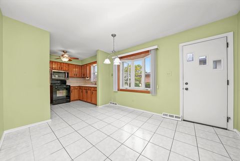 Tiny photo for 7721 Normandy Avenue, Burbank, IL 60459 (MLS # 12479620)