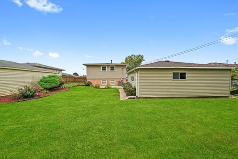 Tiny photo for 7721 Normandy Avenue, Burbank, IL 60459 (MLS # 12479620)
