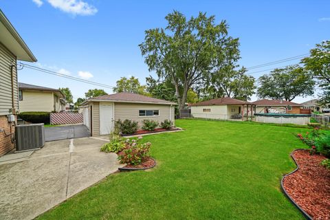Tiny photo for 7721 Normandy Avenue, Burbank, IL 60459 (MLS # 12479620)