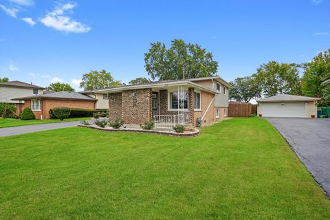 Tiny photo for 7721 Normandy Avenue, Burbank, IL 60459 (MLS # 12479620)