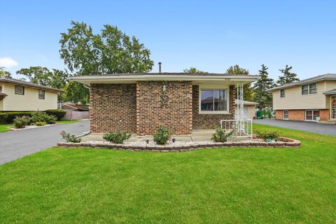 Photo of 7721 Normandy Avenue, Burbank, IL 60459 (MLS # 12479620)