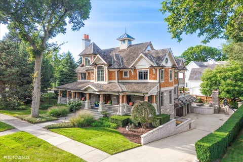 Photo of 427 W Walnut Street, Hinsdale, IL 60521 (MLS # 12760060)