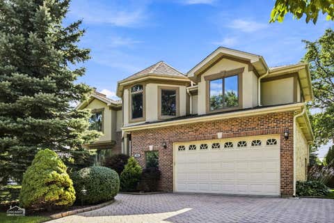 Photo of 916 S I Oka Avenue, Mount Prospect, IL 60056 (MLS # 12737933)