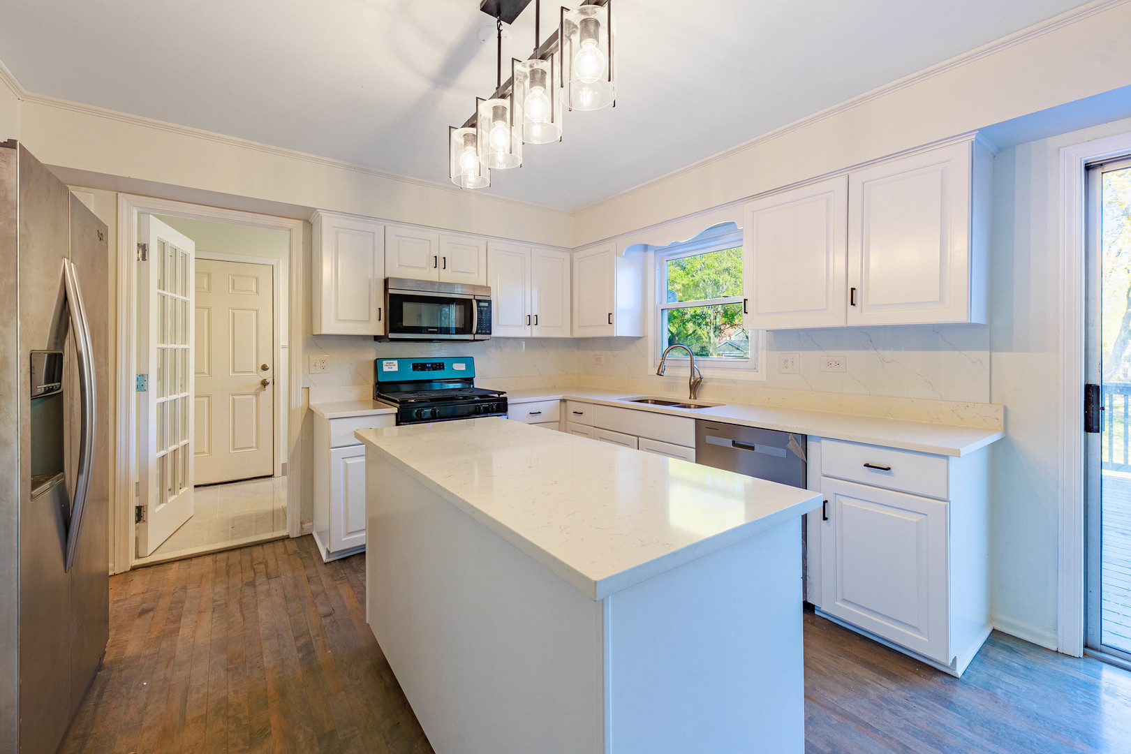 1224 W Whytecliff Road