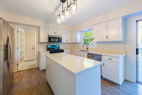 Tiny photo for 1224 W Whytecliff Road, Palatine, IL 60067 (MLS # 12552688)