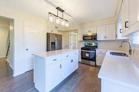 Tiny photo for 1224 W Whytecliff Road, Palatine, IL 60067 (MLS # 12552688)