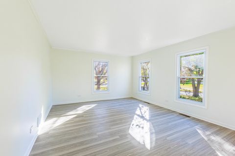 Tiny photo for 1224 W Whytecliff Road, Palatine, IL 60067 (MLS # 12552688)