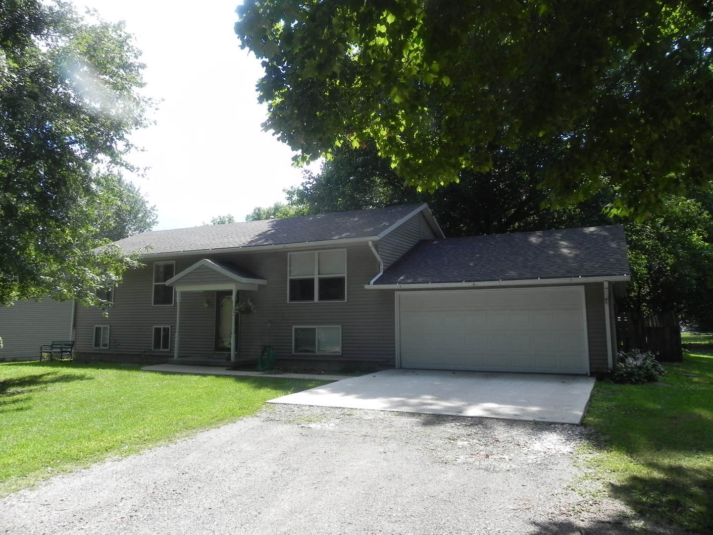 Photo 1 of 14 — 602 S Mary Street, Atlanta, IL 61723