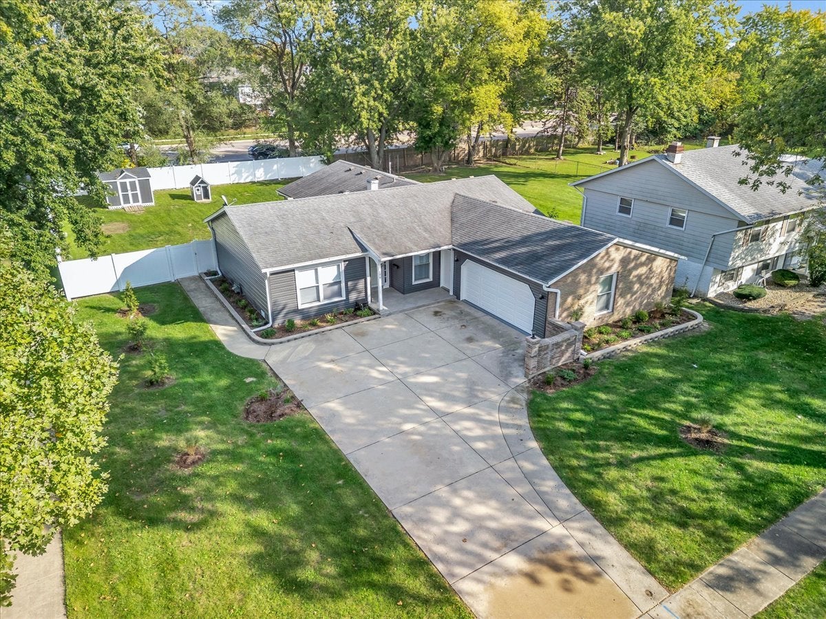 196 Green Court