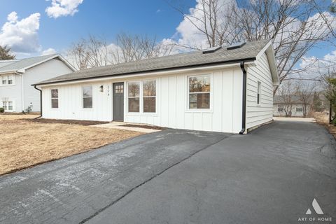 Photo of 226 Grant Drive, Bolingbrook, IL 60440 (MLS # 12585204)