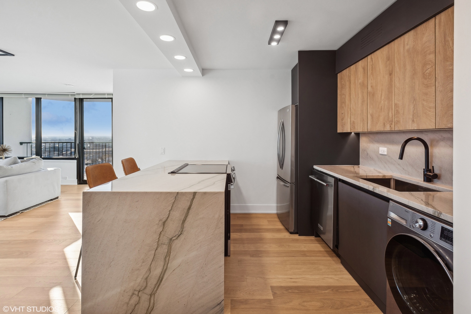 1560 N Sandburg Terrace 4201J