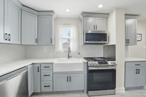 Tiny photo for 3043 W 96th Place, Evergreen Park, IL 60805 (MLS # 12496190)