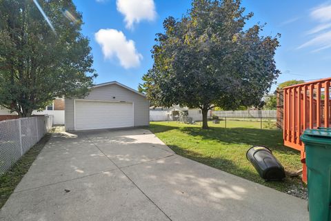 Tiny photo for 3043 W 96th Place, Evergreen Park, IL 60805 (MLS # 12496190)