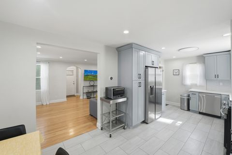 Tiny photo for 3043 W 96th Place, Evergreen Park, IL 60805 (MLS # 12496190)