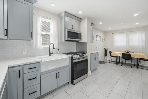 Tiny photo for 3043 W 96th Place, Evergreen Park, IL 60805 (MLS # 12496190)