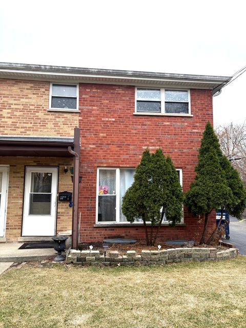 Photo of 210 Linn Court #D, North Aurora, IL 60542 (MLS # 12589084)