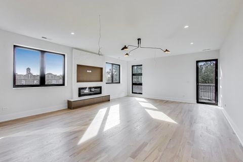 Tiny photo for 2307 W Foster Avenue #1, Chicago, IL 60625 (MLS # 12534541)