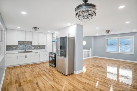 Tiny photo for 7031 glenwood Lane, Hanover Park, IL 60133 (MLS # 12498641)