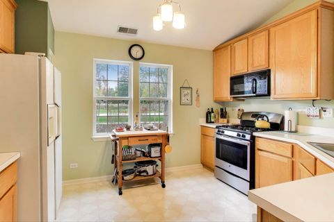 Tiny photo for 6648 Weather Hill Drive, Willowbrook, IL 60527 (MLS # 12542132)