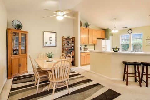 Tiny photo for 6648 Weather Hill Drive, Willowbrook, IL 60527 (MLS # 12542132)