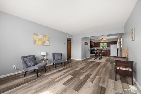 Tiny photo for 323 Kingswood Drive, North Aurora, IL 60542 (MLS # 12754645)