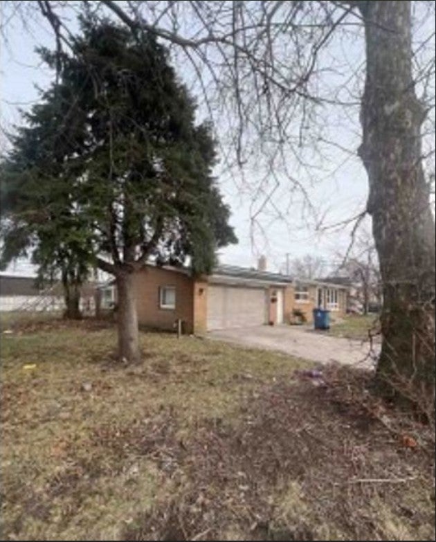 775 Greenbay Avenue