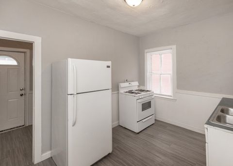 Tiny photo for 2708 7th Avenue, Rock Island, IL 61201 (MLS # 100000503)