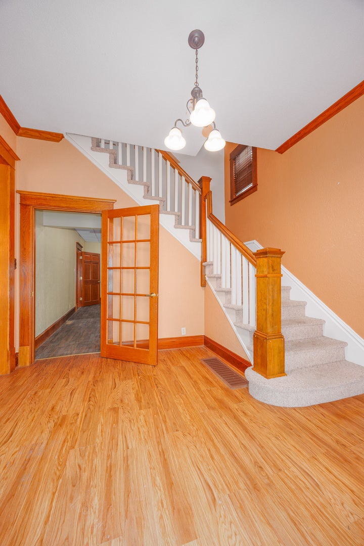 1015 W Main Street W