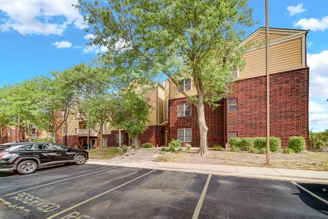 Tiny photo for 213 GLENGARRY Drive #211, Bloomingdale, IL 60108 (MLS # 12717317)