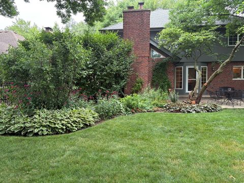 Tiny photo for 500 Buckingham Place, Downers Grove, IL 60516 (MLS # 12590570)