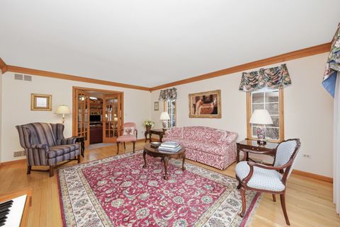 Tiny photo for 500 Buckingham Place, Downers Grove, IL 60516 (MLS # 12590570)